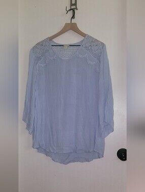Chico's Tunic 3/4 Sleeve Lightblue Lace Trim V-Neck Pullover Curved Hem Size 3
